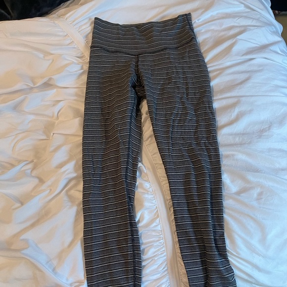 Lululemon grey striped leggings - Picture 1 of 2